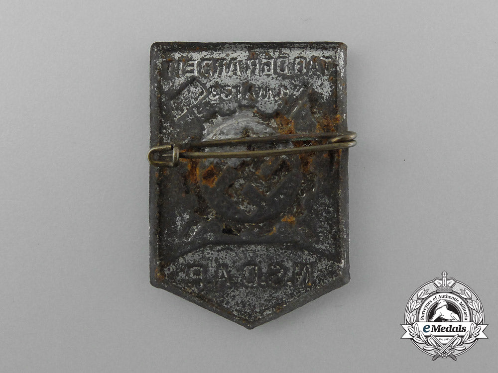 a1938_nsdap_day_of_german_labour_badge_d_0880_1