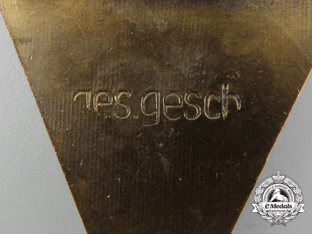 a_national_socialist_women’s_league_staff_badge_d_0978_1