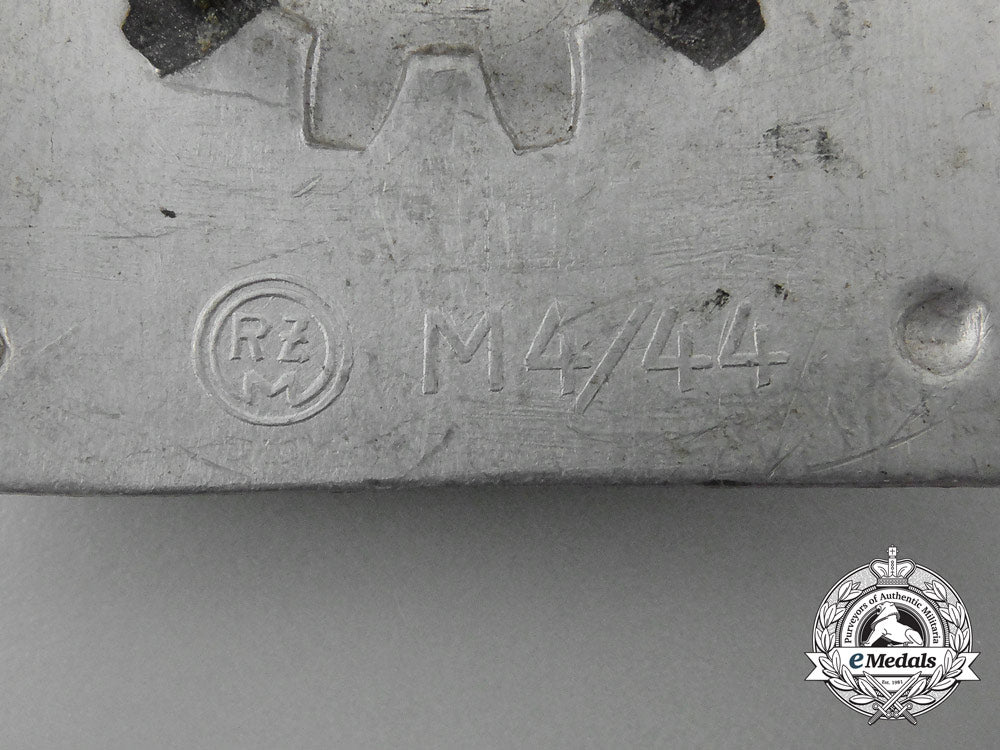 a_stosstrupp_of_the_werkschar_of_the_deutsche_arbeitsfront_enlisted_man’s_belt_buckle_by_paul_cramer&_co._d_1220_1