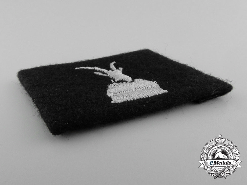 a_waffen-_ss_collar_tab_for_skanderbeg;1._waffen-_gebirgs-_division_der_ss(_albanische_nr.1)_d_1552