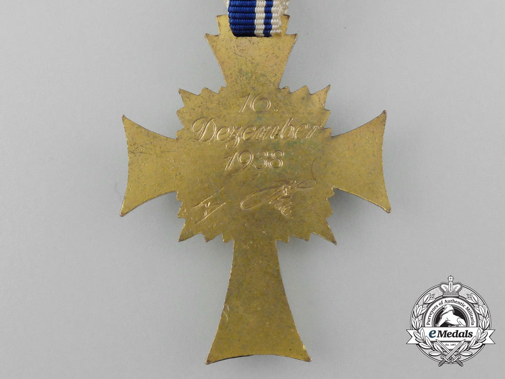 a_gold_grade_mother’s_cross_with_original_case_of_issue_by_c.e.juncker_d_1657