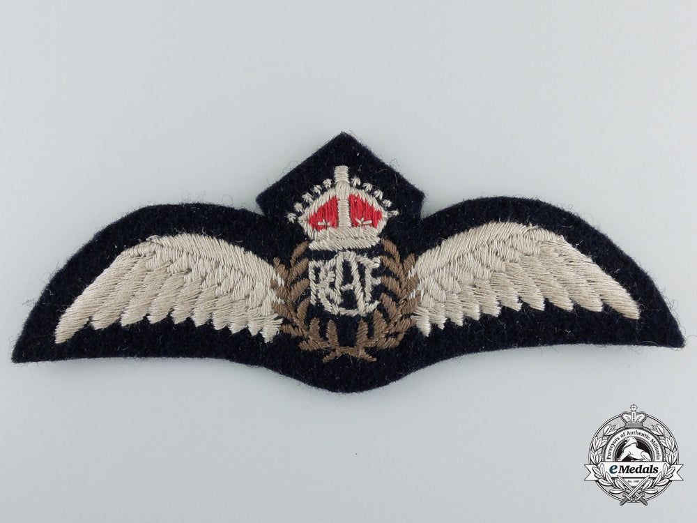 a_second_war_royal_canadian_air_force(_rcaf)_pilot_wings_d_221