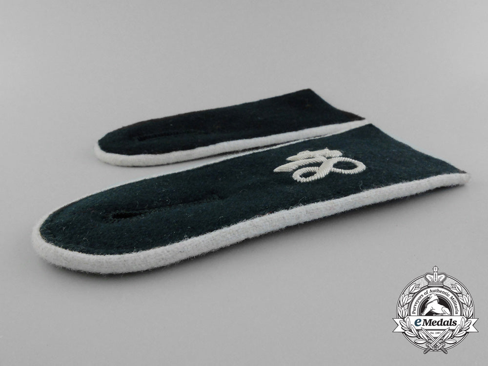 a_matching_pair_of_wehrmacht84_th_infantry_division_enlisted_man’s_shoulder_boards_d_2336