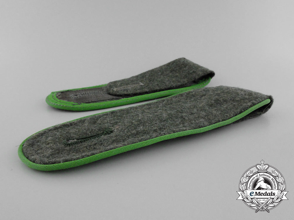 a_pair_of_wehrmacht_gebirgsjäger_enlisted_man’s_shoulder_boards_d_2384_1