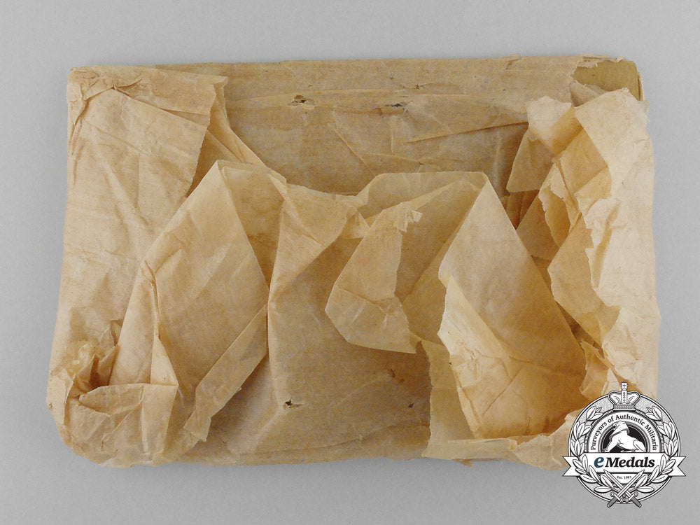 twenty-_four_der_stahlhelm_veteran's_association_buttons_on_a_salesmen's_board_d_2458