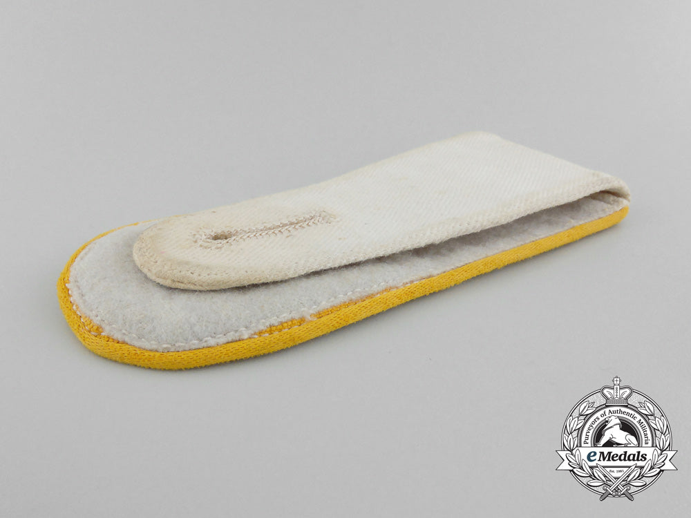 a_rare_luftwaffe_enlisted_shoulder_strap_for_a_white_summer_blouse_d_2485