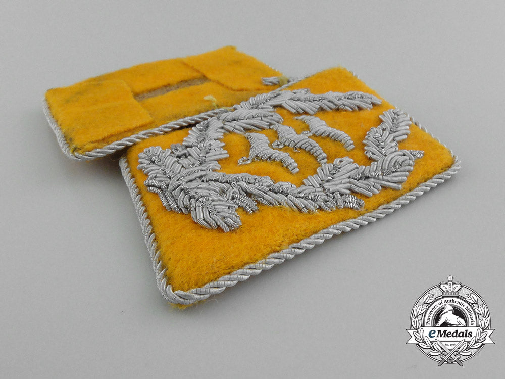a_mint_and_uncirculated_set_of_luftwaffe_flight_oberst_collar_tabs_d_2602