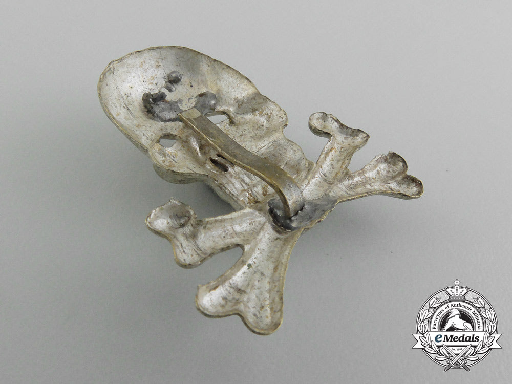 a_braunschweiger_totenkopf(_skull)_officer’s_cap_insignia_for_the_infantry_regiment_nr.92_or_hussars17_d_2818