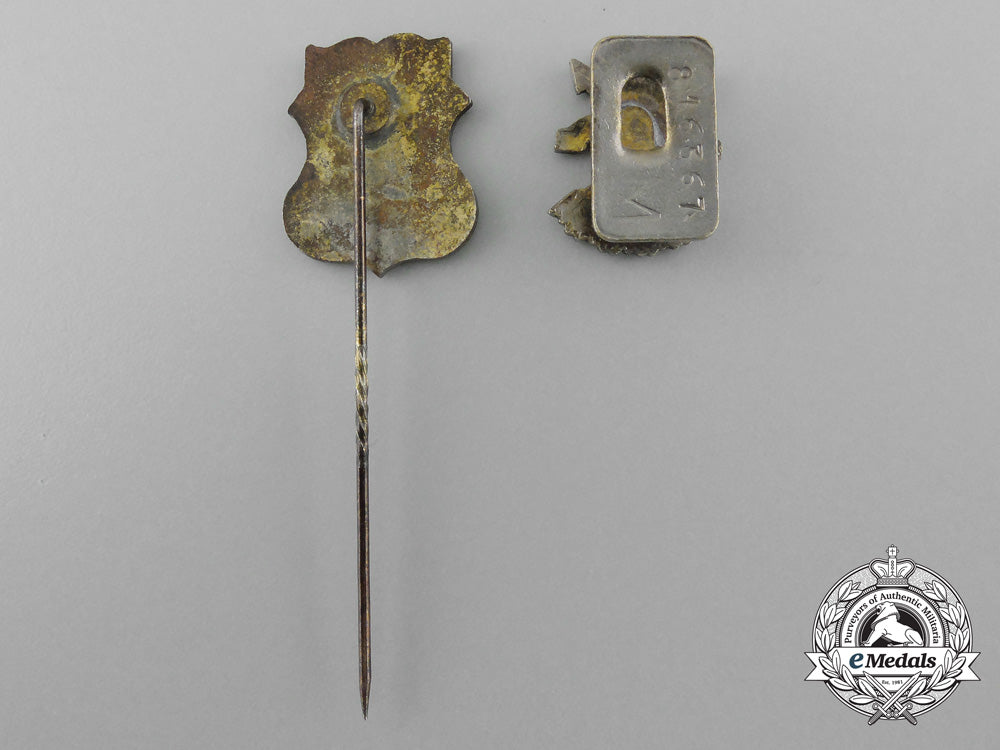 two_blue_division_stick_pins_and_badges_d_2946_1
