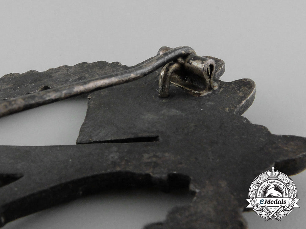 a_silver_grade_infantry_assault_badge_d_3583_2