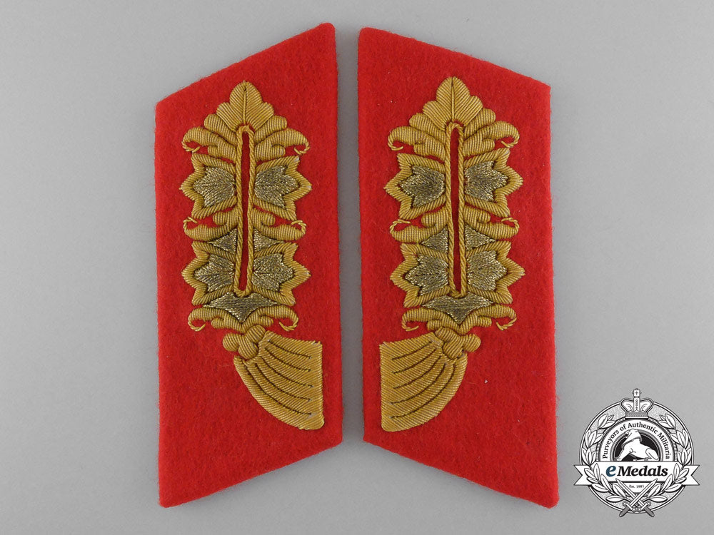 an_absolutely_mint_set_of_matching_army/_heer_general's_collar_tabs_d_3680