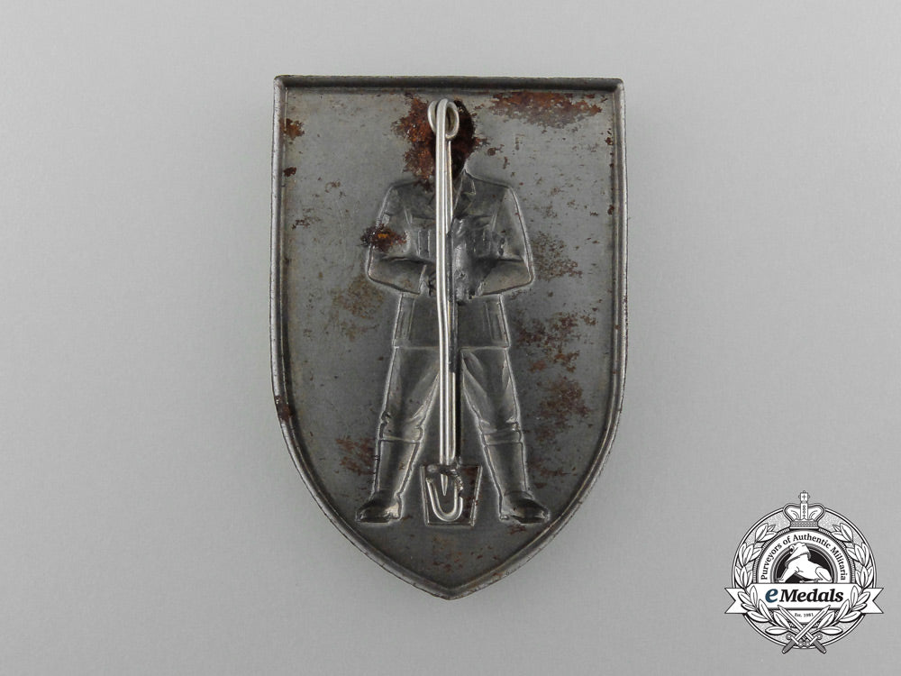 a_third_reich_period_reichsarbeitsdienst_badge_d_3878