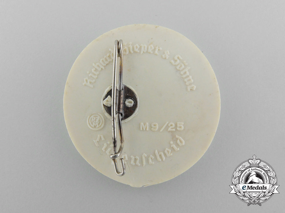 germany,_nsdap._a1939_upper-_danube_district_council_day_badge,_by_richard_sieper&_söhne_d_3941_2