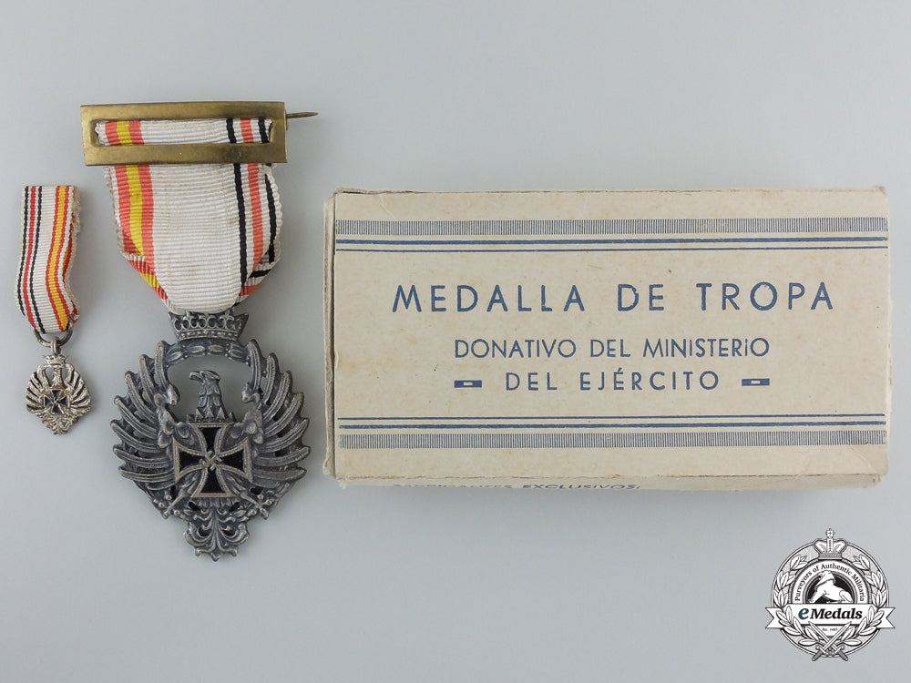 a_spanish_commemorative_medal_of_blue_division_for_russian_campaign1941_with_miniature_in_box_d_424