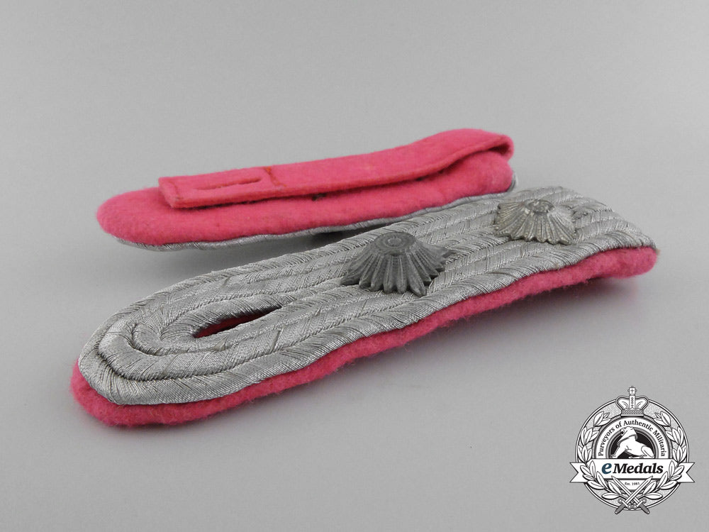 a_matching_pair_of_wehrmacht_panzer_hauptmann_shoulder_boards_d_5145