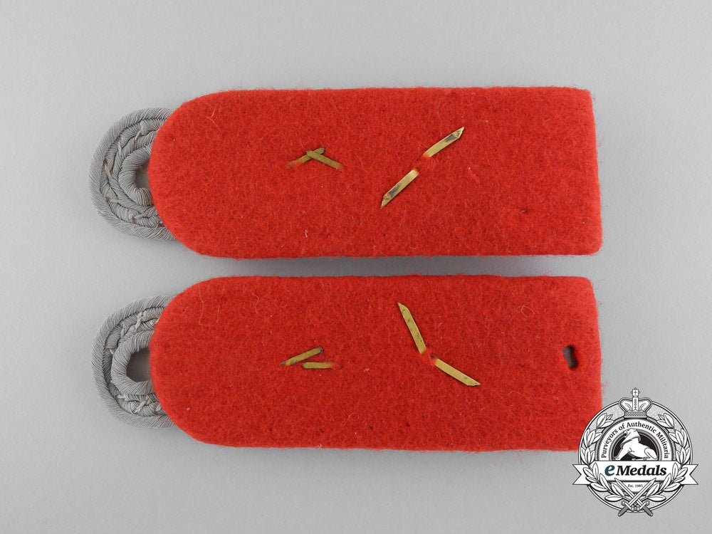a_grouping_of_wehrmacht_artillery_insignia_d_5662_1