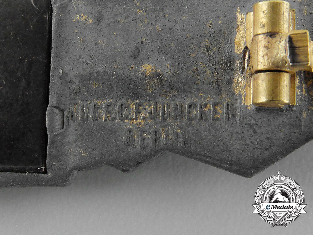 a_gold_grade_close_combat_clasp_by_c.e_juncker;_type1.13.1_d_5974_2