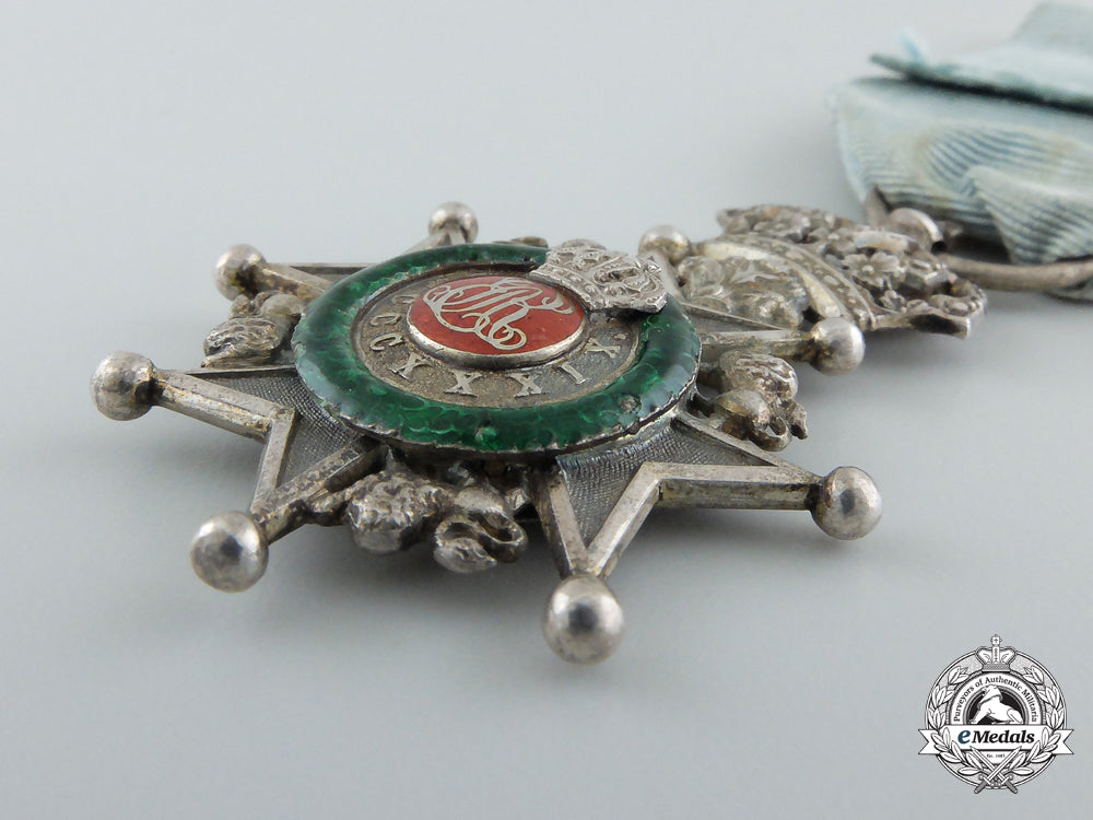 a_royal_guelphic_order;4_th_class_breast_badge_d_607
