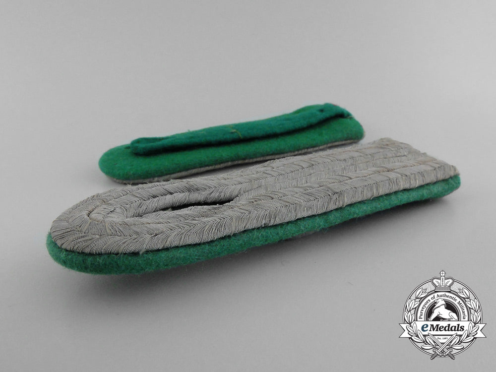 a_matching_set_of_panzergrenadier_leutnant_shoulder_boards_d_6087