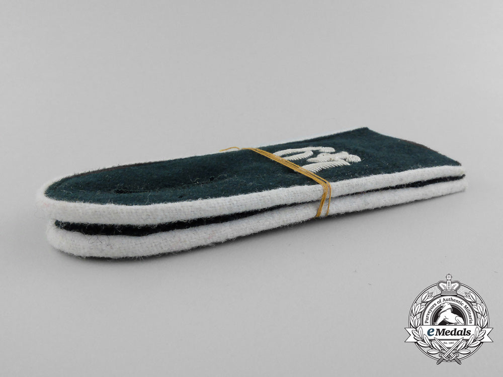 a_matching_pair_of_wehrmacht49_th_infantry_division_enlisted_man’s_shoulder_boards_d_6136_1