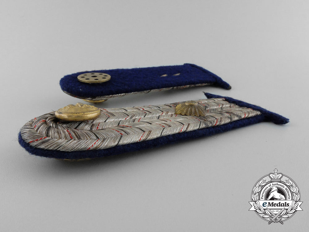 germany,_imperial._a_navy(_kaiserliche_marine)_oberleutnant_zur_see_shoulder_board_pair_d_6355_1