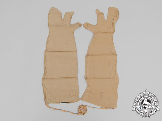 a_pair_of_chemical_warfare_protective_gloves_for_the_light_protective_suit;_model_m1939_d_6476_2_1_1