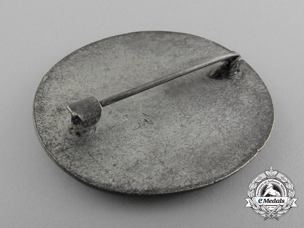 a_rare_czech_national_socialist_people's_welfare(_nsv)_leader's_badge1938_d_6480_1
