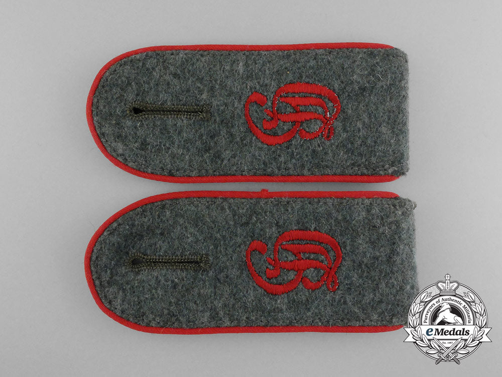 a_pair_of_großdeutschland_division_artillery_em_shoulder_straps_d_7189