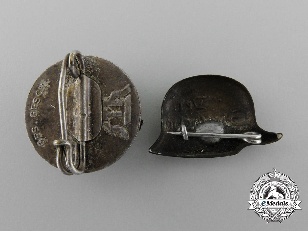 a_lot_of_two_der_stahlhelm_membership_badges_d_7297