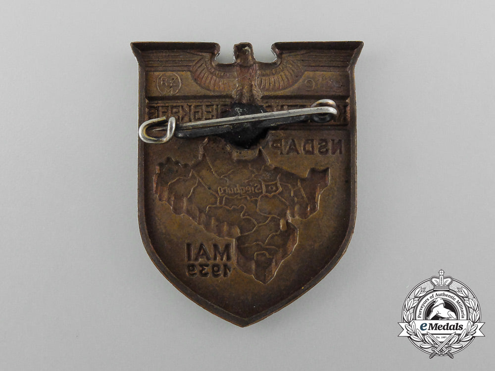 a1939_nsdap_siegkreis_district_council_day_badge_d_7313