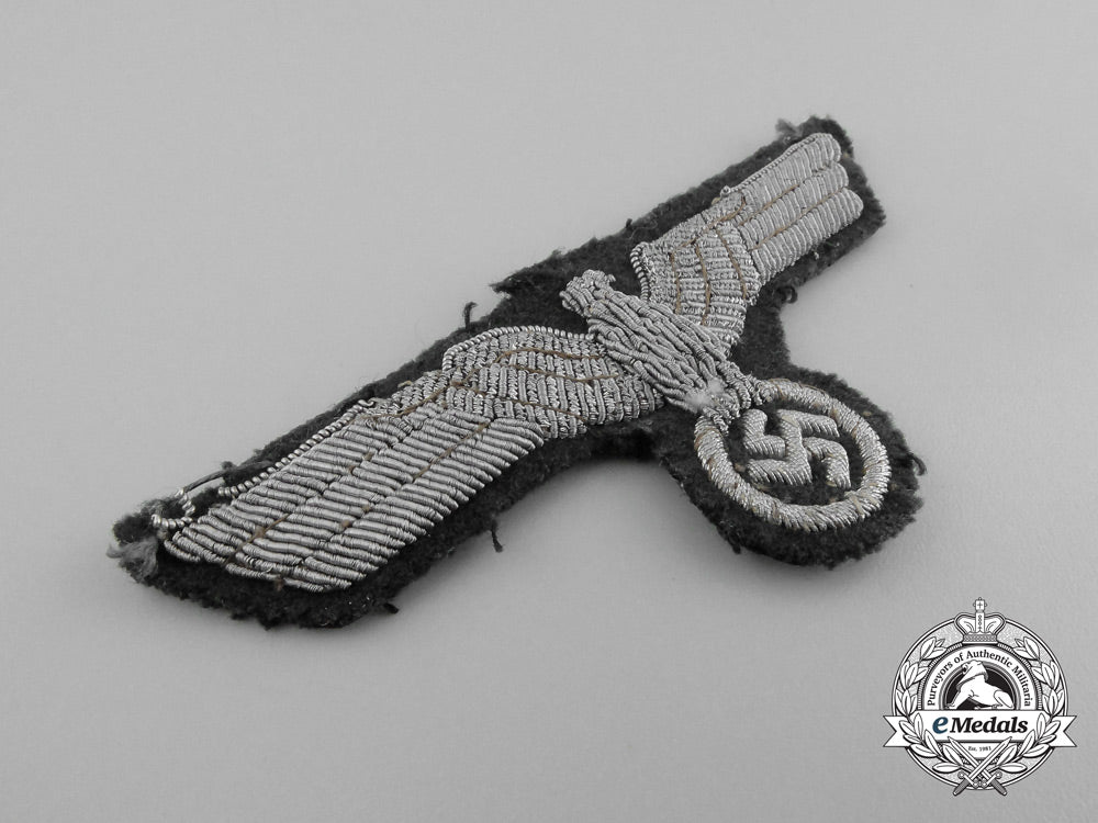 a_lot_of_two_german_second_war_period_insignia_d_7508