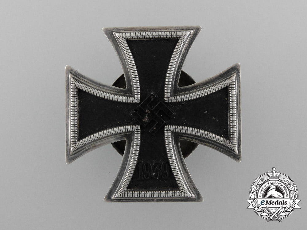 an_iron_cross_first_class1939_with_ldo_case_by_c.f._zimmermann_d_7765