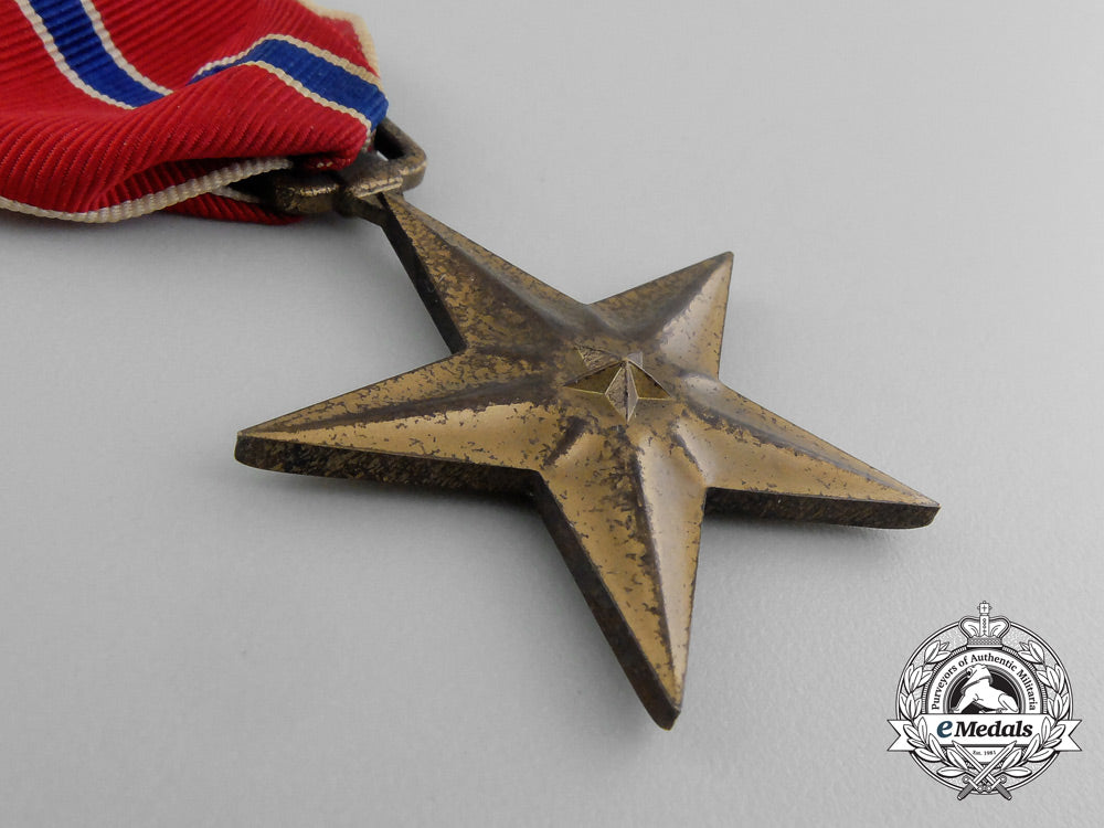 an_american_bronze_star_with_case_d_9011_1