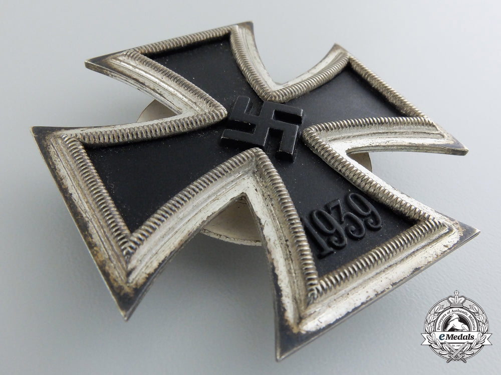 an_iron_cross_first_class1939_by_wilhelm_deumer;_screw_back_version_d_957