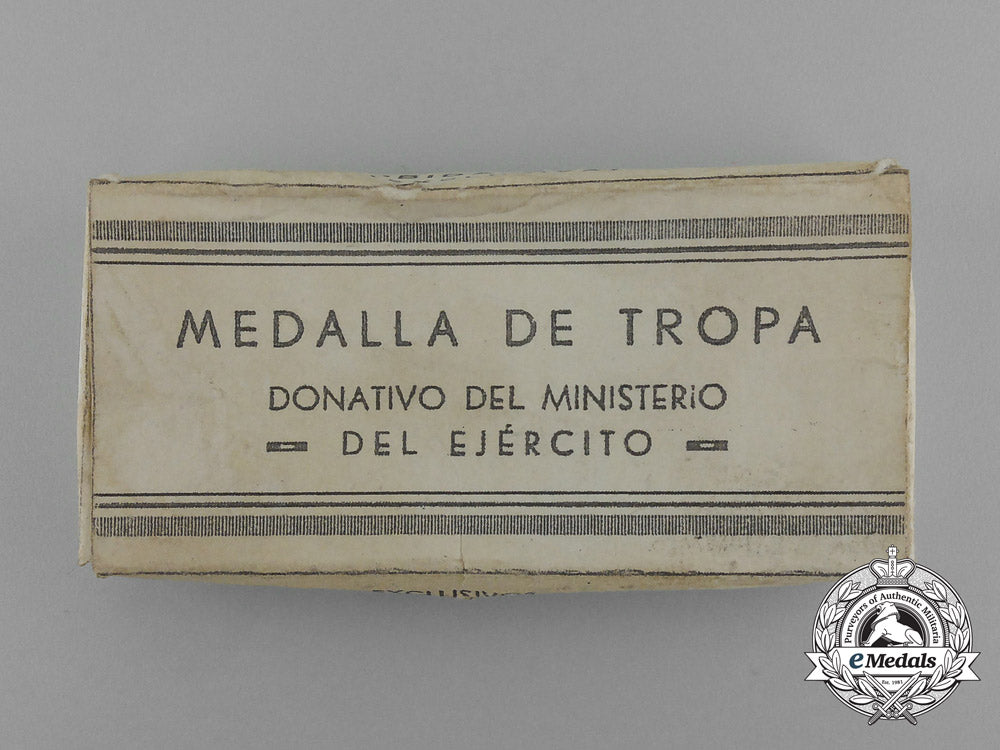 a_medal_of_the_spanish_blue_division_for_russian_service1941_with_case_d_9672_1