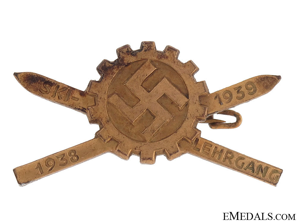 day_badge-_daf_ski_badge1939_day_badge___daf__5081c5223cfc6
