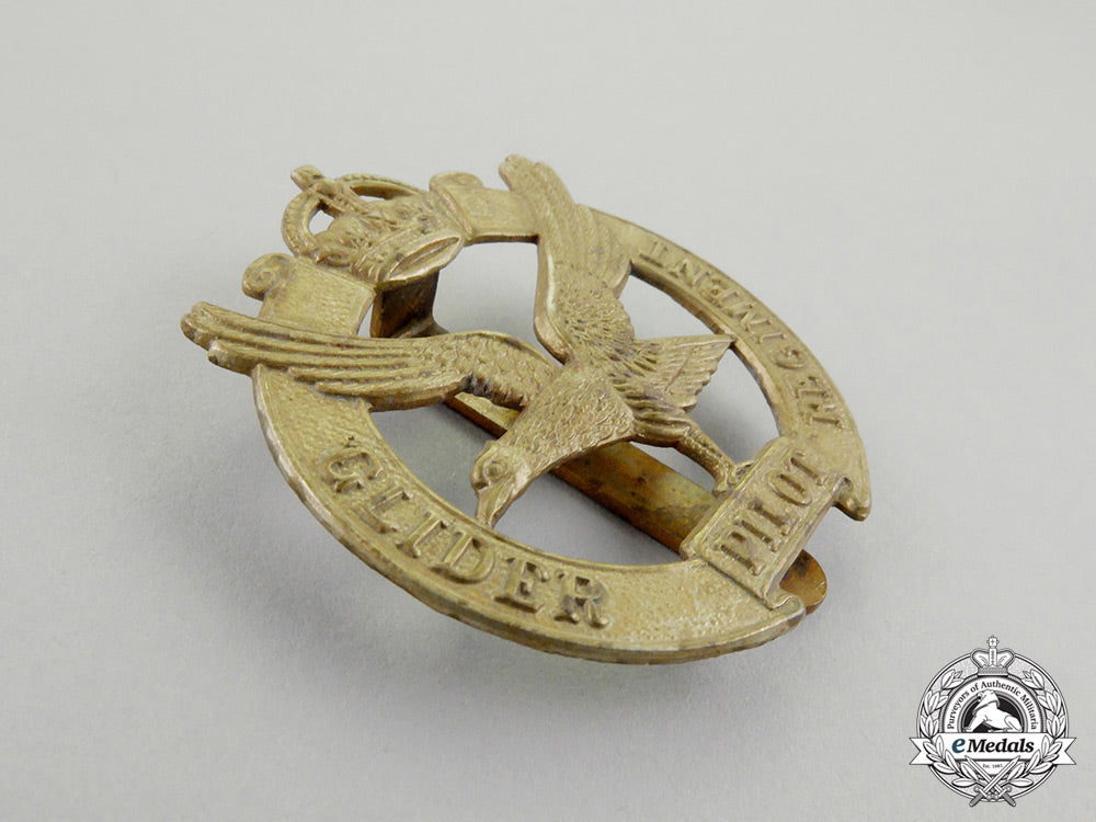 a_second_war_british_glider_pilot_regiment_cap_badge_with_king's_crown_dd_1231
