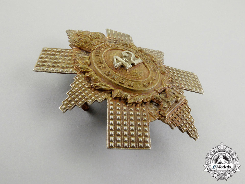 a_victorian42_nd(_the_royal_highland)_regiment_of_foot_sergeant's_glengarry_badge1868-1901_dd_1235