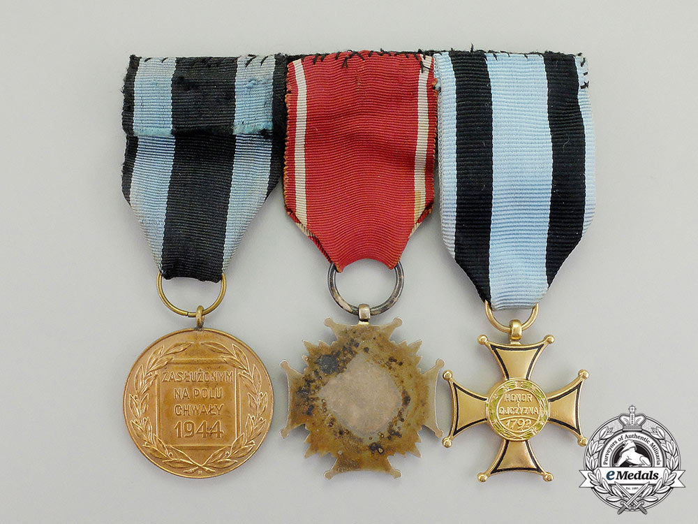 poland,_republic._a_second_war_group_of_three_dd_1455