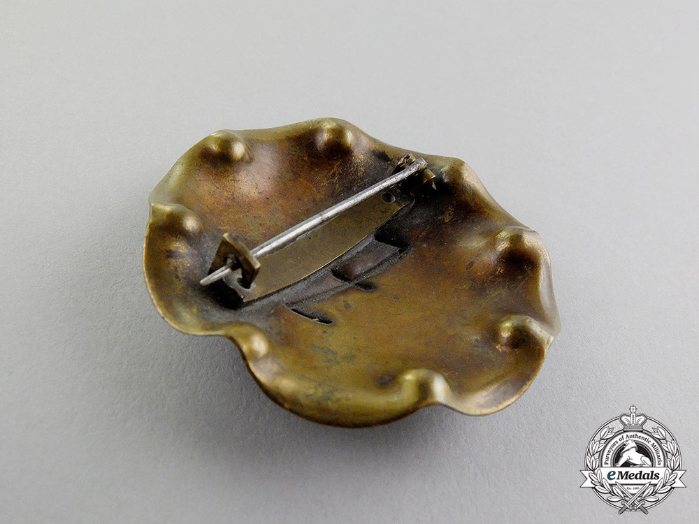 a_third_reich_period_wolfsangel_runic_badge_dd_3977