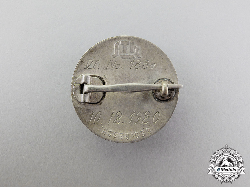germany,_weimar_republic._a1920_stahlhelm_membership_badge_dd_5423
