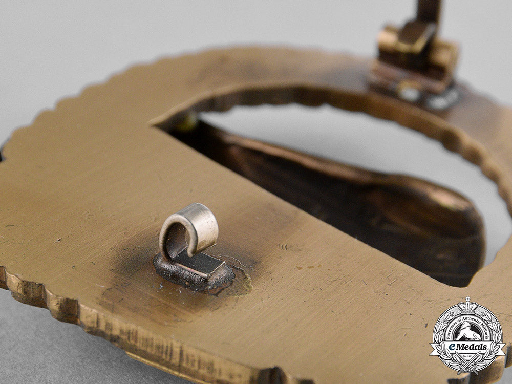 germany,_wehrmacht._a_special_grade_tank_assault_badge_for100_engagements,1957_version_dsc_0413