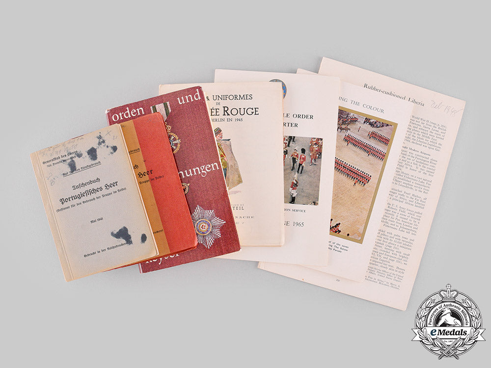 international._lot_of_eight_publications_from_the_library_of_dr.goodwin_dsc_4400