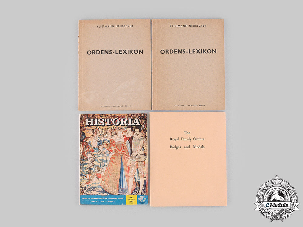 international._a_lot_of_eight_publications_from_the_library_of_dr.goodwin_dsc_4495