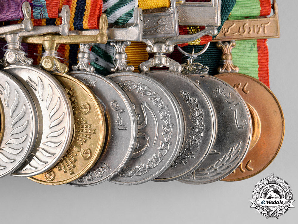 pakistan,_republic._a_thirteen_piece_campaign_medal_bar_dsc_6282_2_