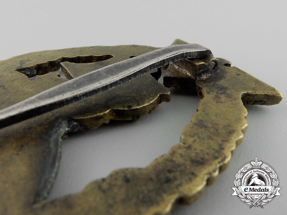 an_early_war_quality_kriegsmarine_auxiliary_cruiser_badge_by_schwerin_of_berlin_dscf0167_1