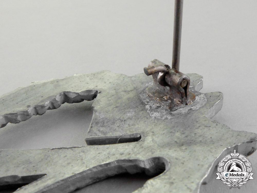 a_second_war_german_silver_grade_infantry_assault_badge_dscf1864