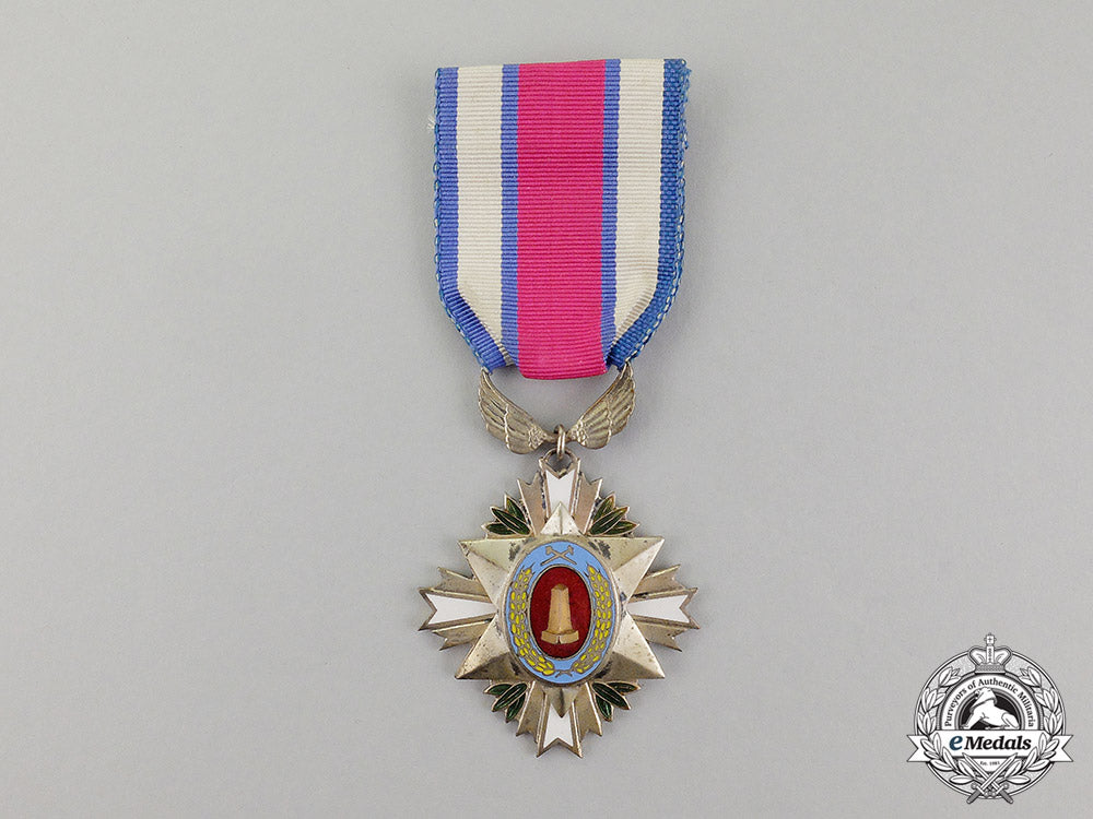 republic,_south_korea._an_order_of_industrial_service_merit,3_rd_class1962-1967_dscf4379