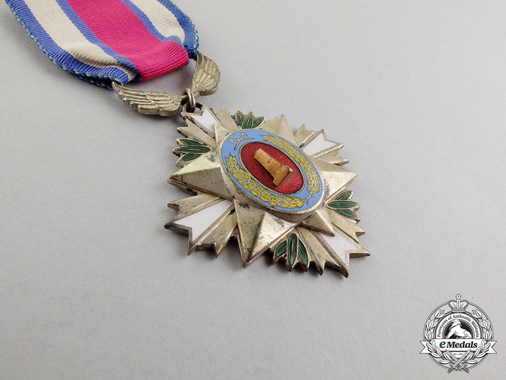 republic,_south_korea._an_order_of_industrial_service_merit,3_rd_class1962-1967_dscf4385