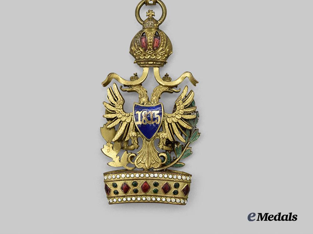 austria,_imperial._an_order_of_the_iron_crown,_i_i_i_class_e_medals__e_u24266_5